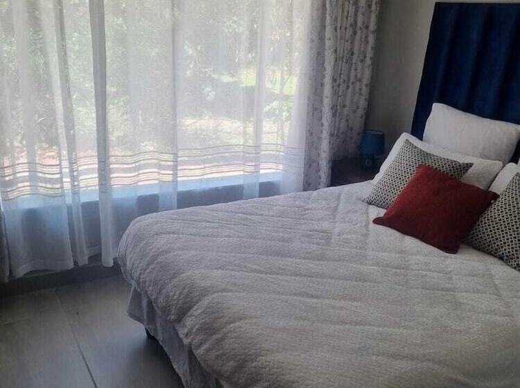 膳宿费 Mistica On St James