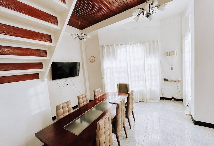 بنسيون Nucasa Transient House In Baguio