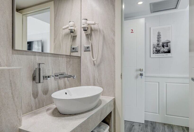 膳宿费 Roko Luxury Rooms