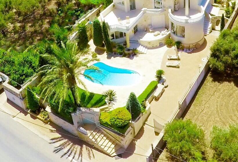 بنسيون Villakokalisresort