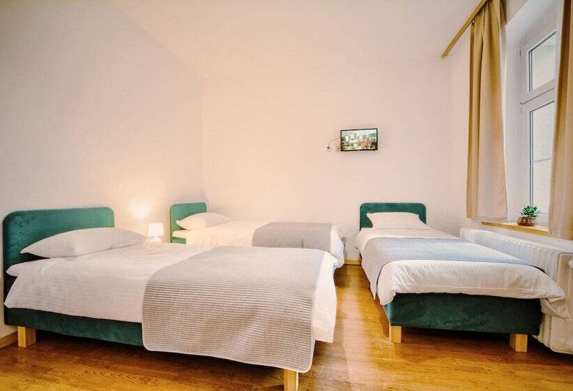 پانسیون Willa Dąbrówka