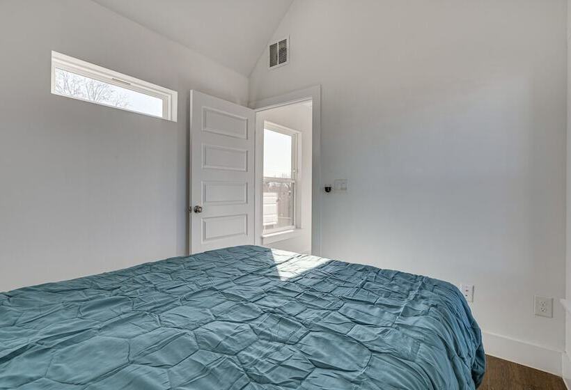 Pet Friendly Brentwood Home ~ 7 Mi To Downtown!