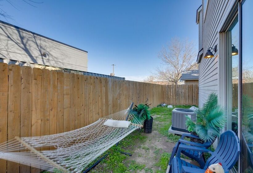 Pet Friendly Brentwood Home ~ 7 Mi To Downtown!