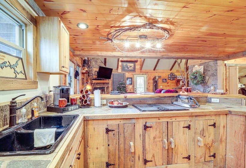Pet Friendly Butler Cabin W/ Hot Tub, Walk To Lake