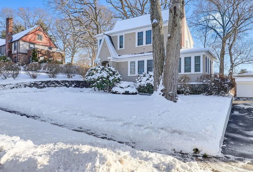 Charming Connecticut Retreat Near Museums & Hiking