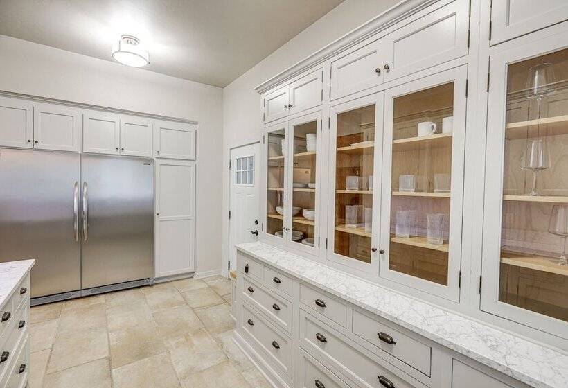 Pet Friendly Fairfax Cabin Near Missouri River!