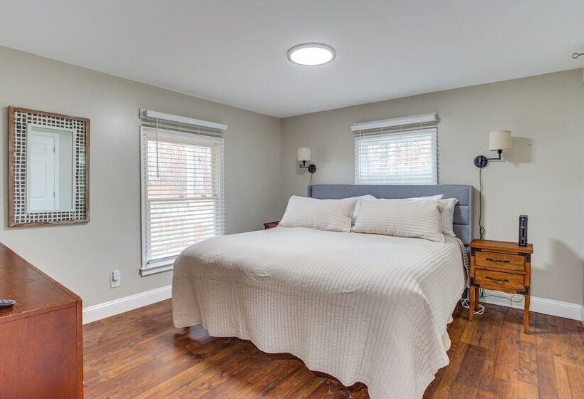 14 Mi To Uga: Quiet Lakefront Getaway W/ Porch!
