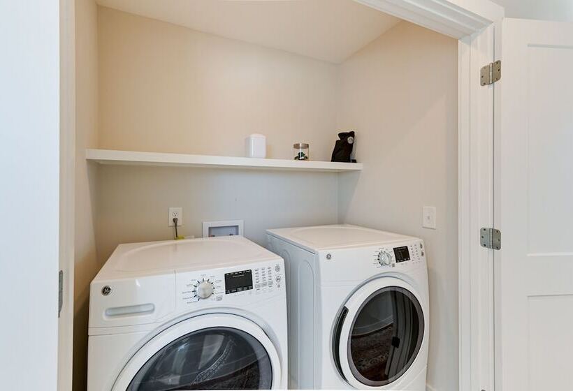 Pet Friendly Nashville Retreat ~ 3 Mi To Downtown!