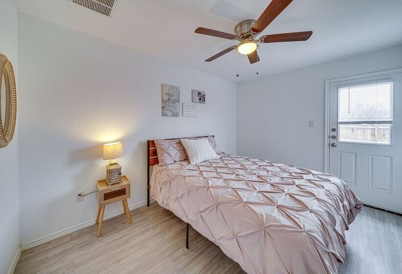 Pet Friendly San Antonio Home ~ 9 Mi To Lackland!