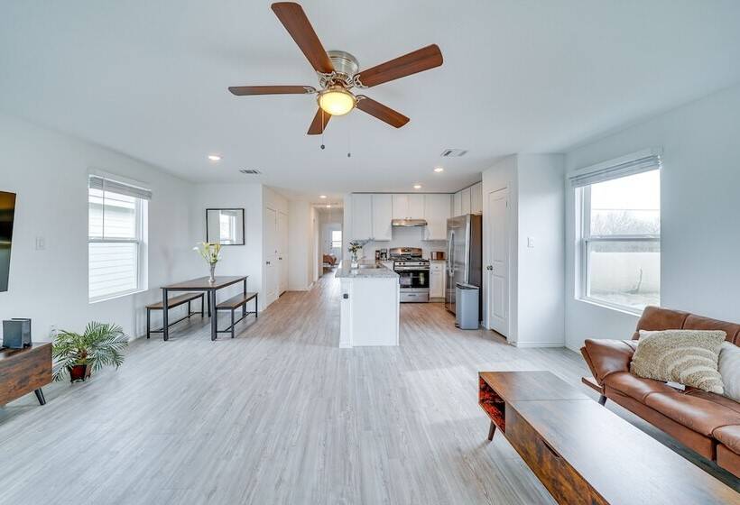 Pet Friendly San Antonio Home ~ 9 Mi To Lackland!