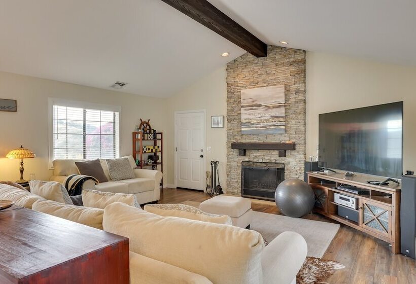 Pet Friendly Temecula Home In Wine Country!