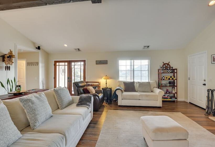 Pet Friendly Temecula Home In Wine Country!