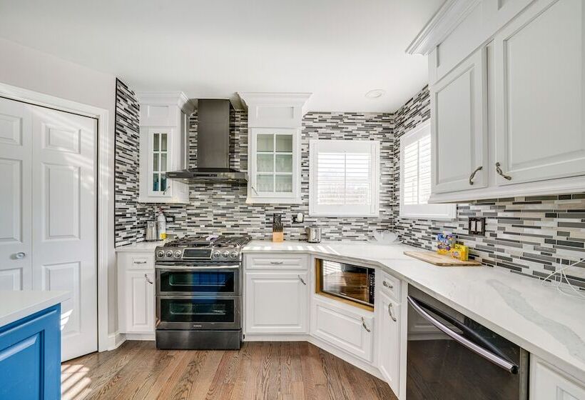 Plainfield Home W/ Game Room Near Harrahs Casino!