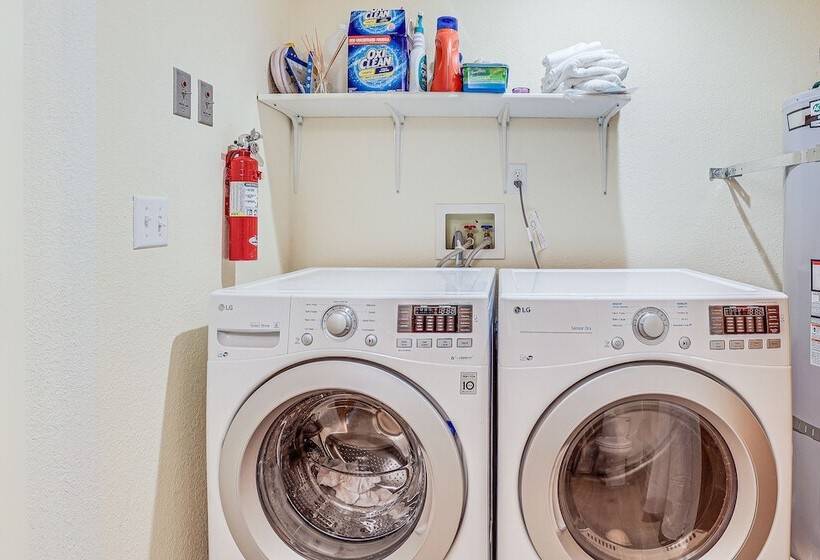 Port Townsend Escape W/ Deck, Bay & Mountain Views