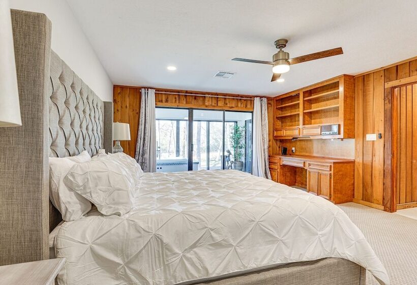 Hot Tub, Deck & Grill: Brookshire Gem Near Venues