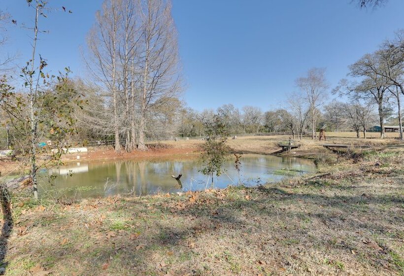 Hot Tub, Deck & Grill: Brookshire Gem Near Venues