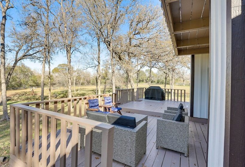 Hot Tub, Deck & Grill: Brookshire Gem Near Venues