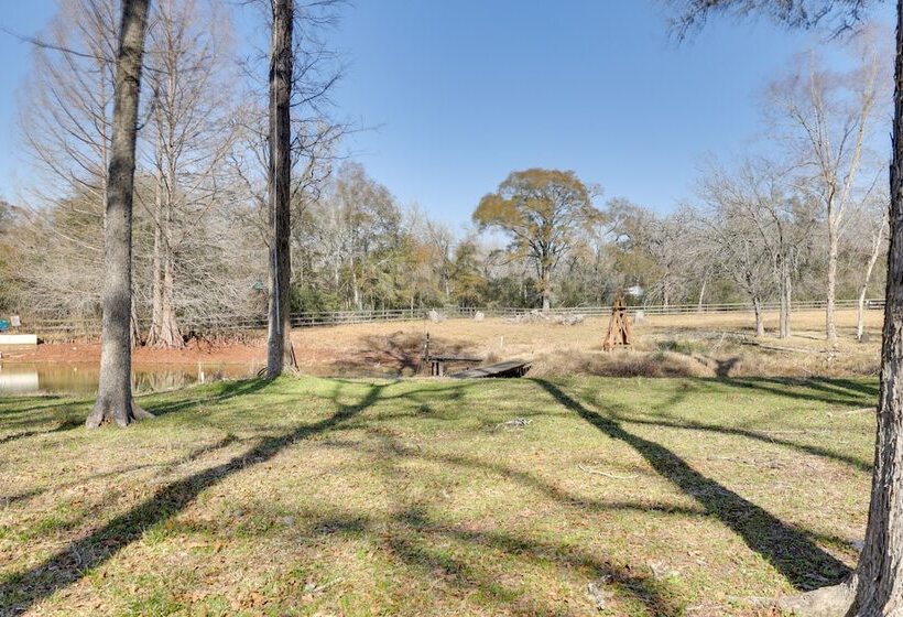 Hot Tub, Deck & Grill: Brookshire Gem Near Venues