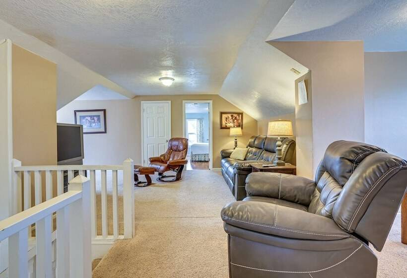 Remodeled Pioneer Home In Hurricane W/ Patio!