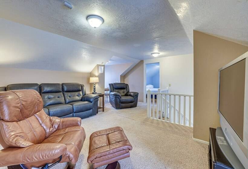 Remodeled Pioneer Home In Hurricane W/ Patio!