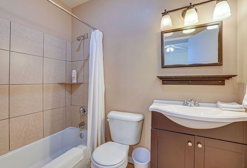 Remodeled Pioneer Home In Hurricane W/ Patio!