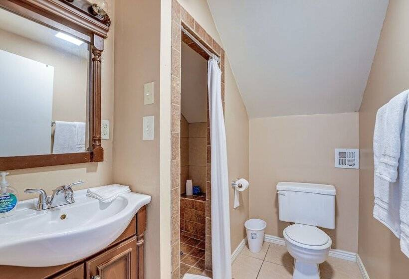 Remodeled Pioneer Home In Hurricane W/ Patio!