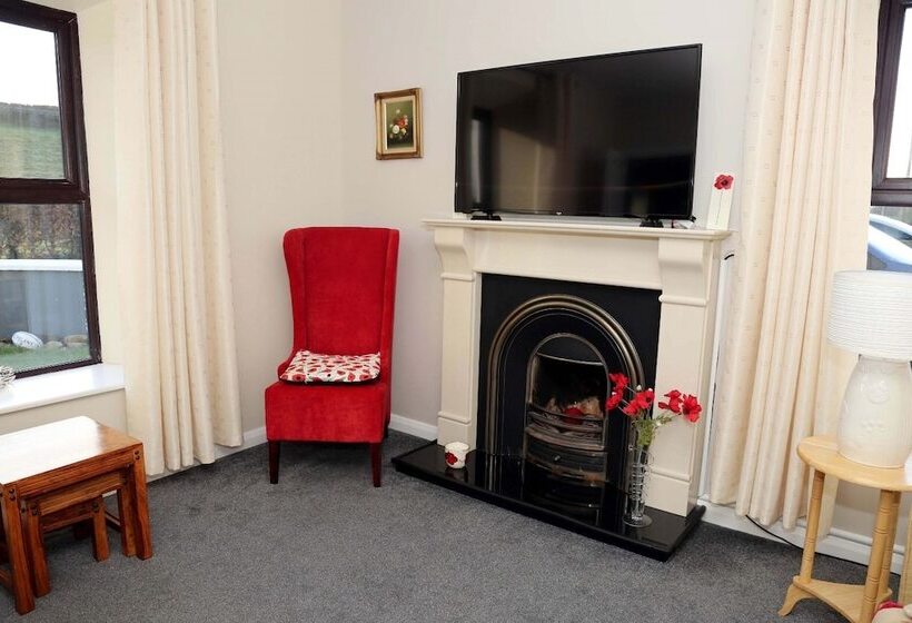 إقامة Farmhouse Near Newtownstewart 3 Bedrooms