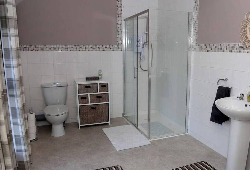 إقامة Farmhouse Near Newtownstewart 3 Bedrooms