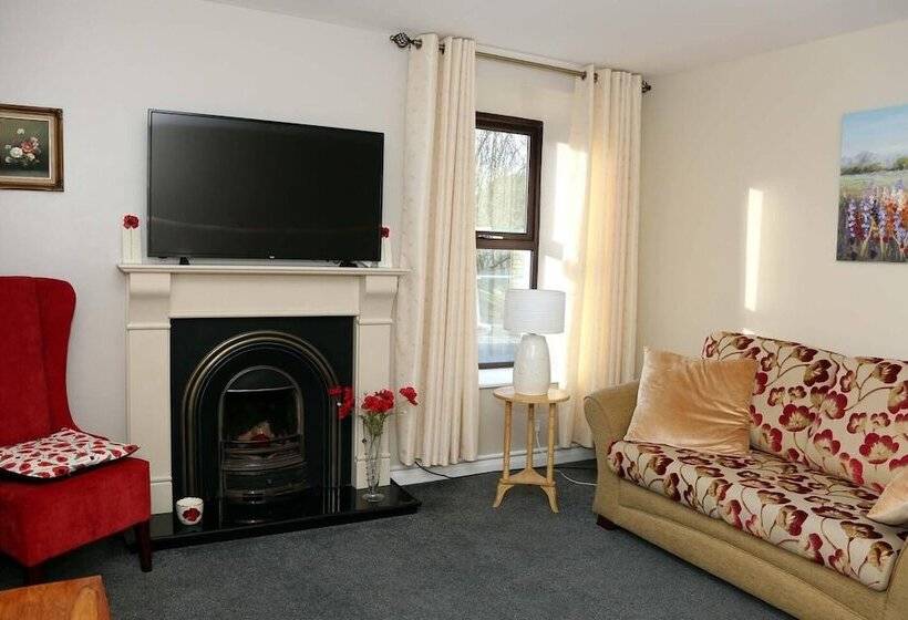 إقامة Farmhouse Near Newtownstewart 3 Bedrooms