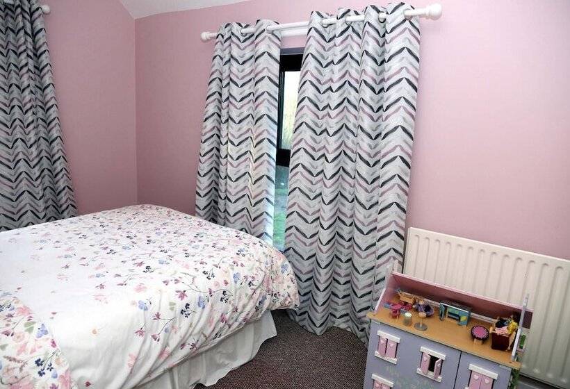 إقامة Farmhouse Near Newtownstewart 3 Bedrooms