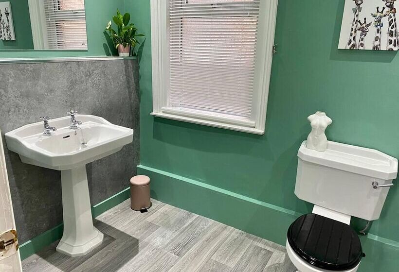 إقامة Beautiful 3 Bed House In Preston