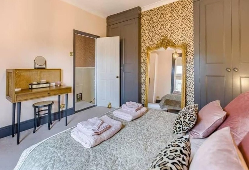 레지던스 Beautiful Cottage In Central Whitstable