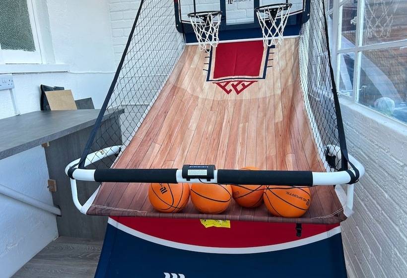 דירת נופש Cool 2 Bed House Hornchurch, Arcade Games, Parking