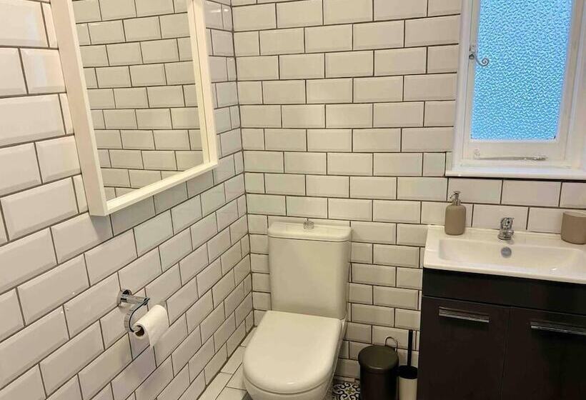 דירת נופש Cool 2 Bed House Hornchurch, Arcade Games, Parking