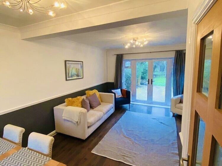 إقامة Impeccable 3 Bed House In Nottingham Free Parking