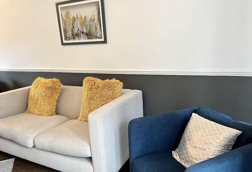 דירת נופש Impeccable 3 Bed House In Nottingham Free Parking