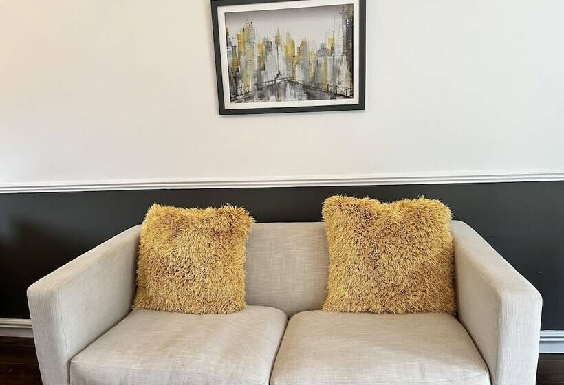 إقامة Impeccable 3 Bed House In Nottingham Free Parking