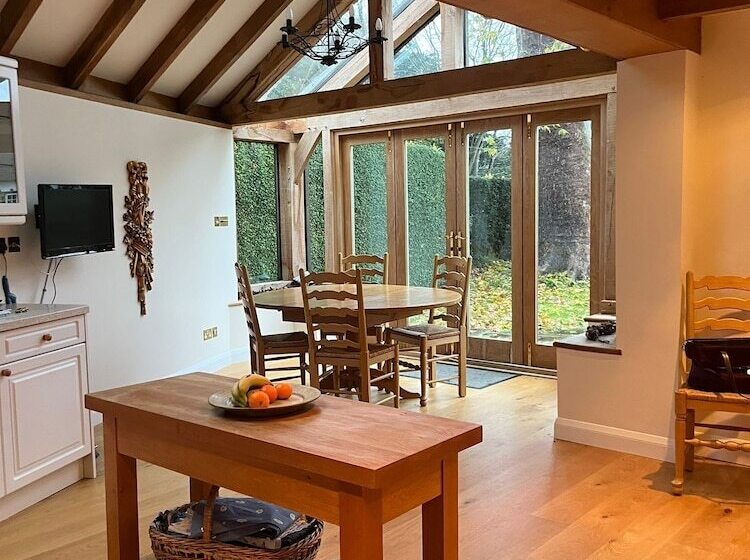 דירת נופש Luxury Brick And Flint House In Funtington