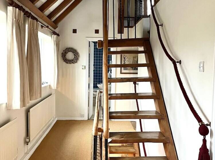 דירת נופש Luxury Brick And Flint House In Funtington