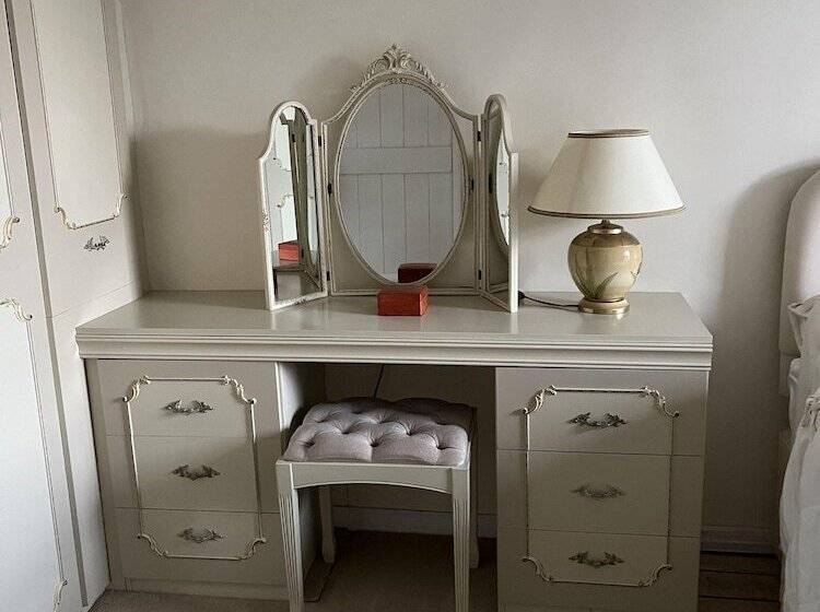 דירת נופש Luxury Brick And Flint House In Funtington