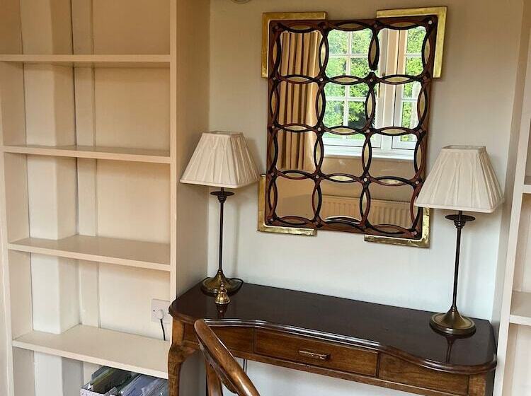 דירת נופש Luxury Brick And Flint House In Funtington