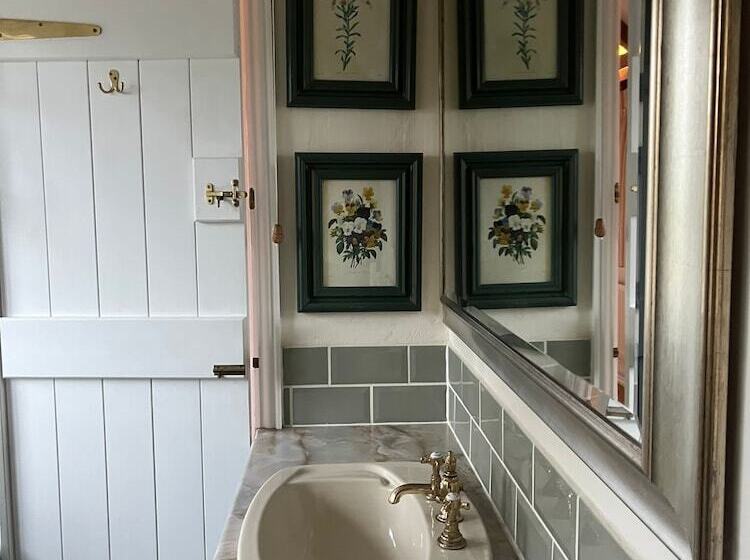 דירת נופש Luxury Brick And Flint House In Funtington