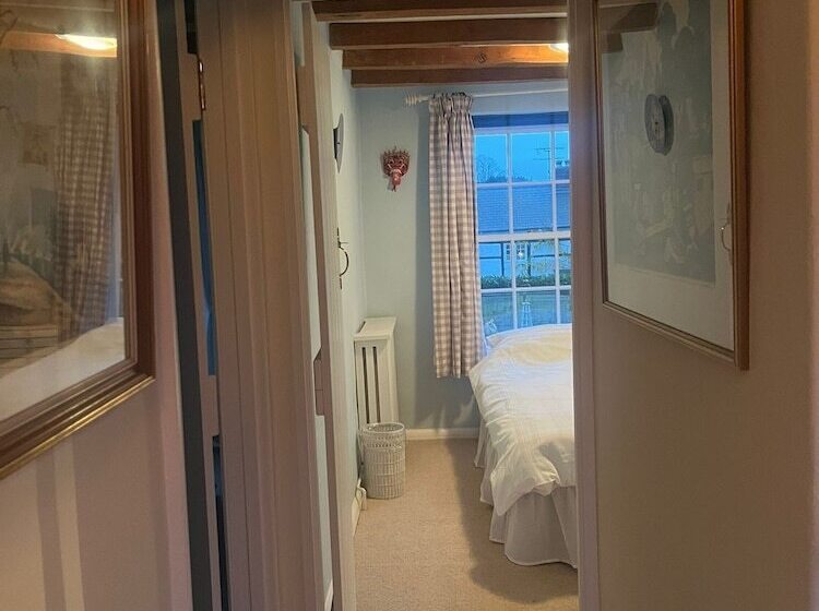 דירת נופש Luxury Brick And Flint House In Funtington