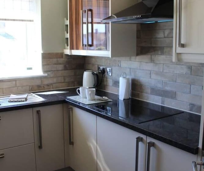 Резиденция Remarkable 2 Bed House In Walesby Nottinghamshire