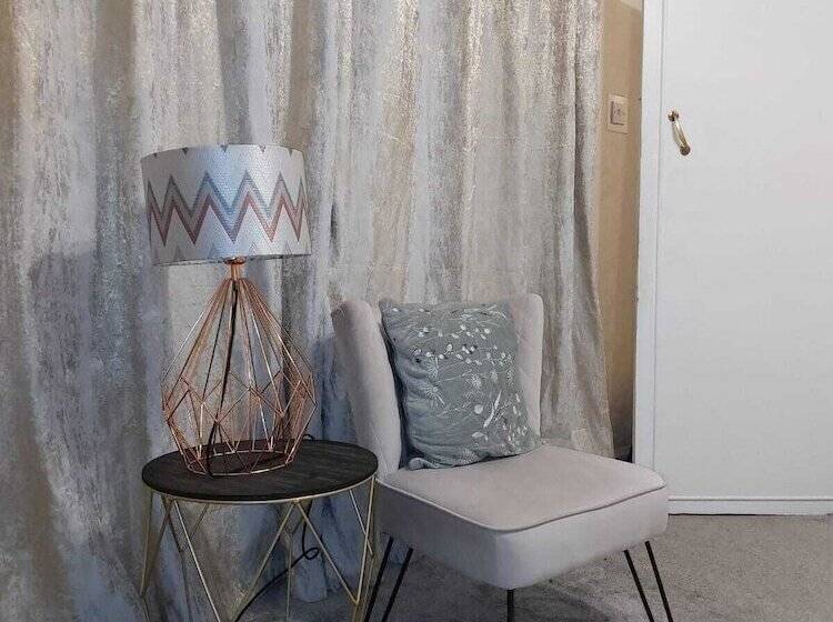 レジデンス Remarkable 3 Bed House In Leeds