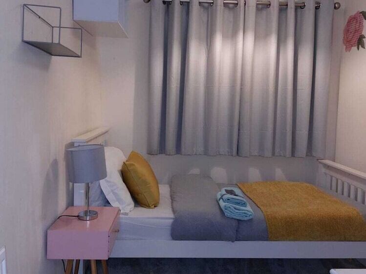 レジデンス Remarkable 3 Bed House In Leeds