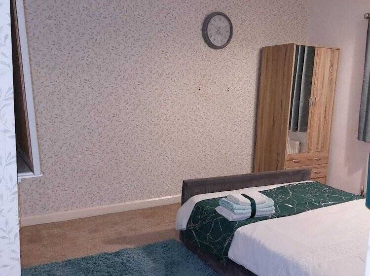 レジデンス Remarkable 3 Bed House In Leeds