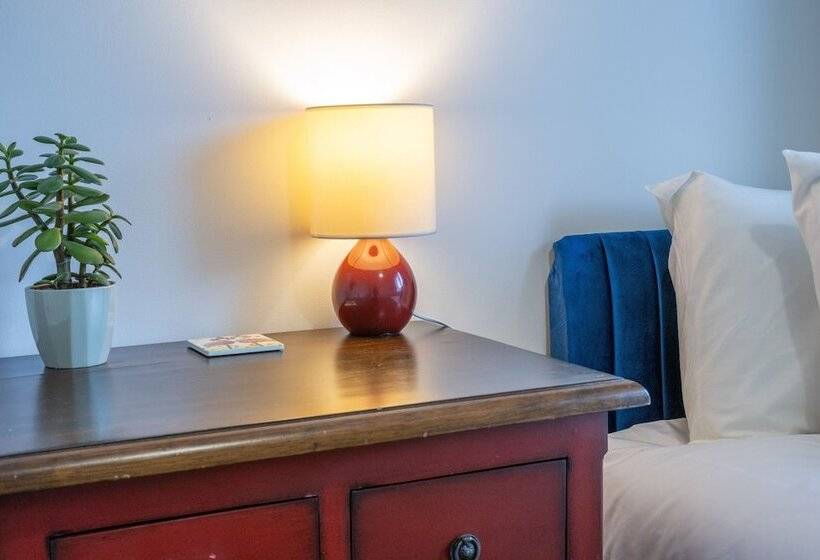 דירת נופש Spacious 4 Br Cambridge House, Free Parking