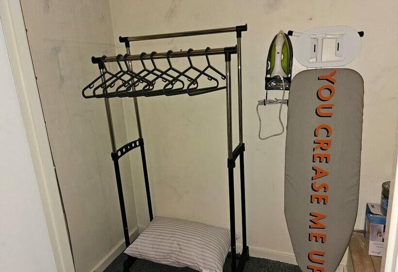 דירת נופש Immaculate 3bedroom House In Birmingham