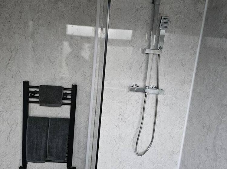 דירת נופש Immaculate 3bedroom House In Birmingham